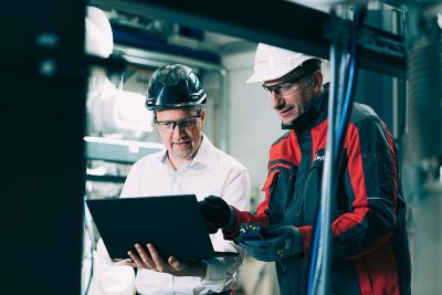 Field Service Engineers 