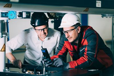 Field Service Engineers 