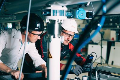 Field Service Engineers 