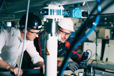 Field Service Engineers 