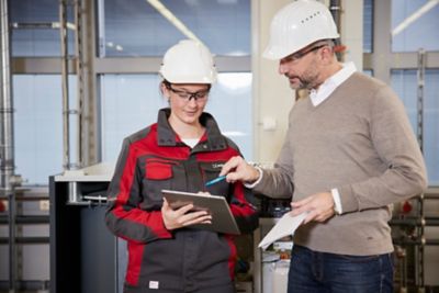 Field Service Engineers 