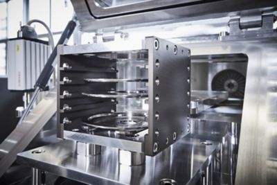 Proces load lock cu robot