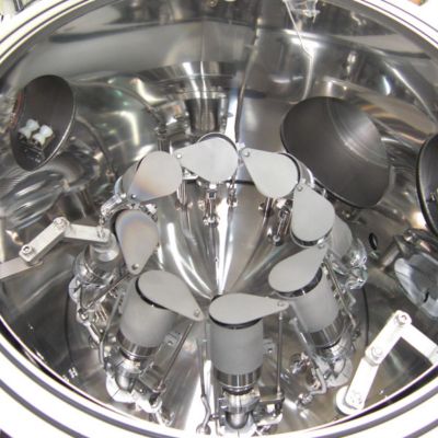 Sputtering magnetron